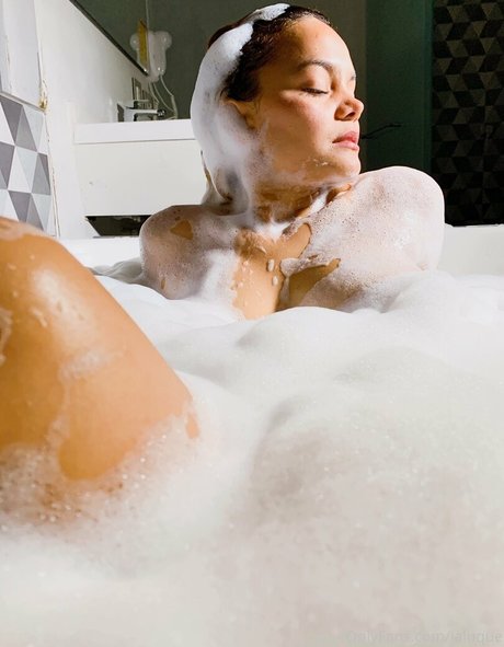 laluque pornstar nudes image