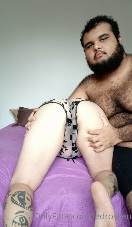 nyxie ledros pornstar naked picture