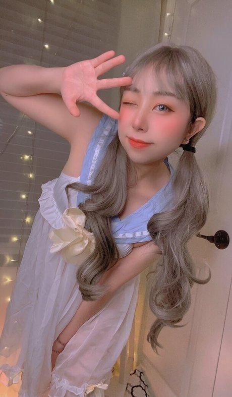 sandyth3li0n model art pictures