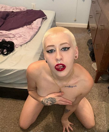 queenofbootyy__ model nude archive