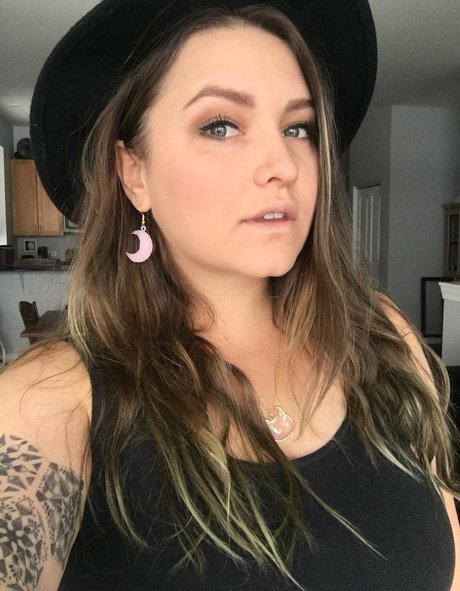 Tamara Lynn Chambers model top archive