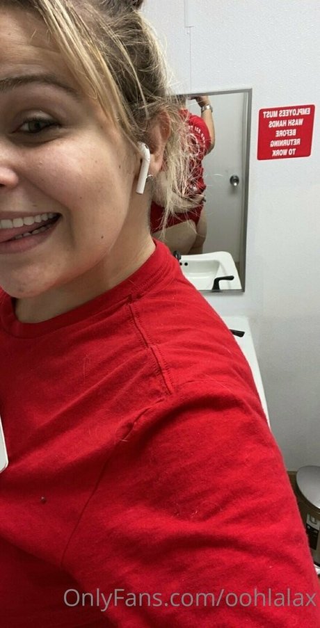 oohlalax model nude image