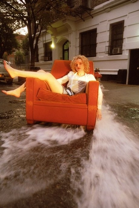 Julia Garner sexy model galleries