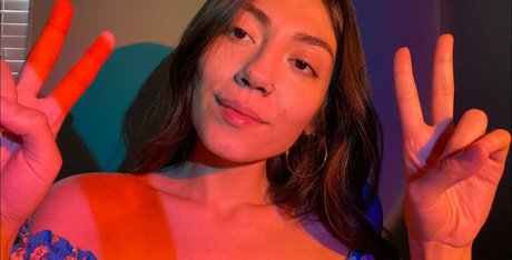 Lofiluvasmr porn star image