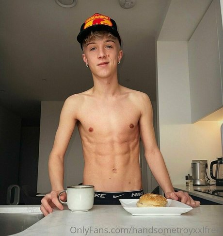 handsometroyxxlfree model high quality galleries