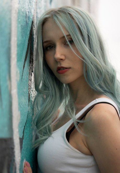 Apollolol xxx actress photo