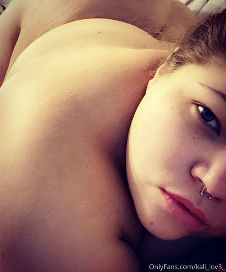 kali lov3_ model pornographic photos