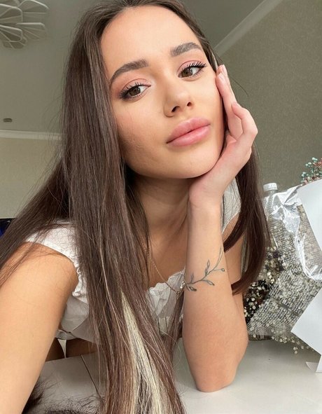 Ann Bucks nice model pic