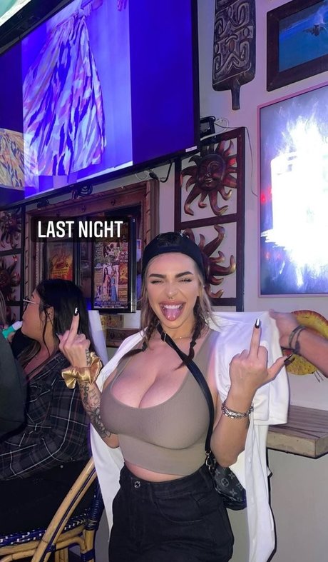 Ashley Bernier model adult picture