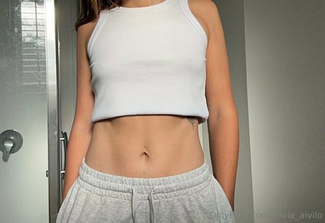 olivia aivilo nude star img