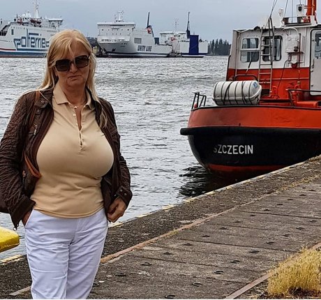 Beata Stanczak art model galleries