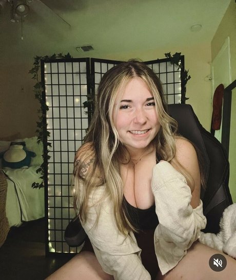 Cherrycgames star nudes photo