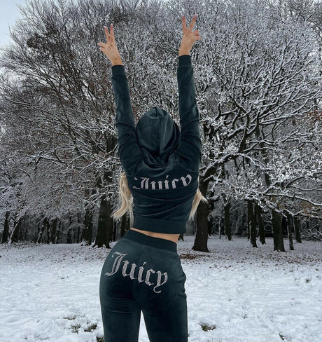 Chloe Burrows top star pictures