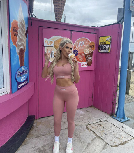 Chloe Burrows perfect pornstar gallery