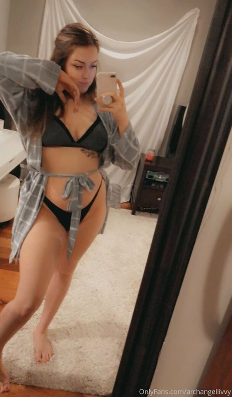 archangellivvy model pornographic photo