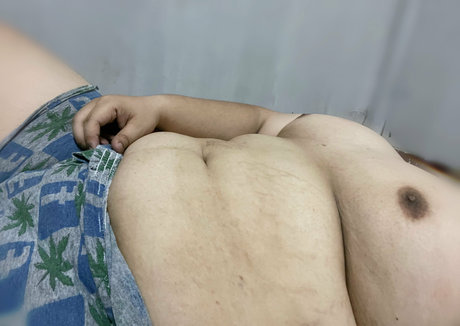 theearthkit top model picture