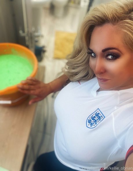 kellie obrian model top pic