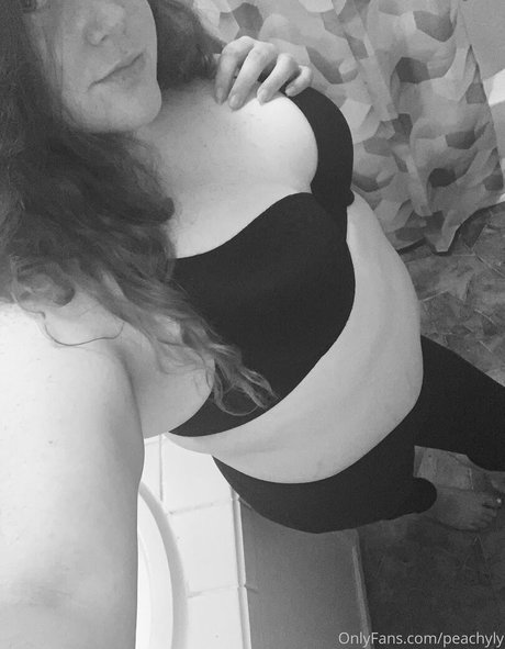 peachyly model sex picture