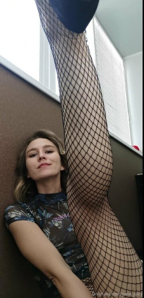 yanajuicy pornographic star picture