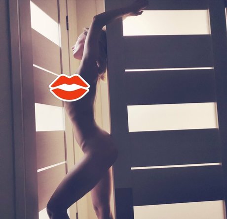 yanajuicy model porn archive