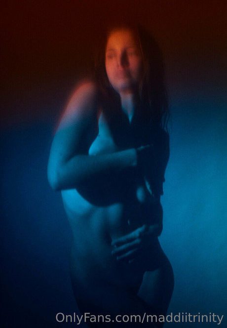 Maddii Sutton pornstar top pic