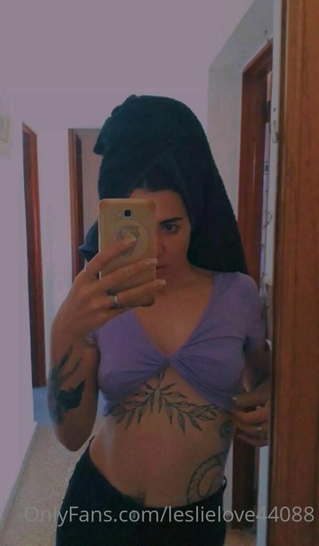 leslielove44088 star naked photos