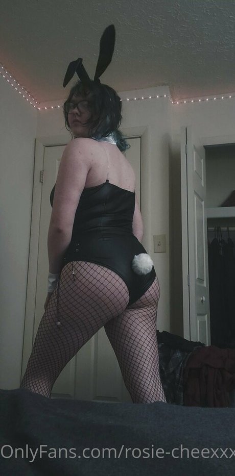 rosie cheexxx nude model pictures