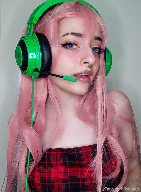 kaaaaze adult actress pic