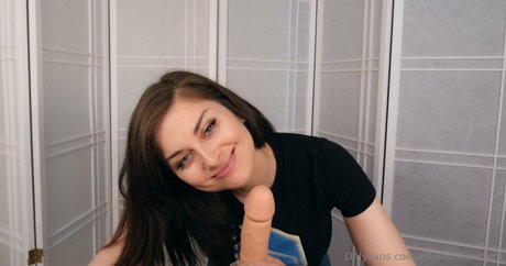 ellieidolfemdom high quality model pictures