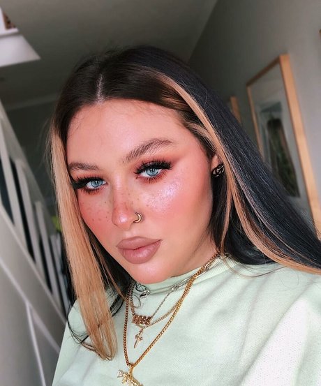 Holly Marston pornstar sex pictures