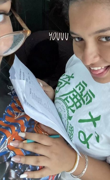 Itzel Lozano porn model images