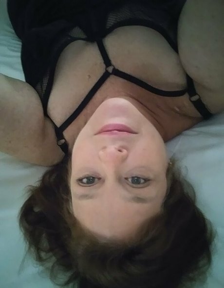 theloungeroom nude model gallery