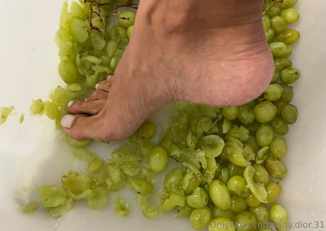 lady dior 31 top actress pictures