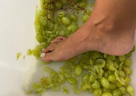 lady dior 31 sexy star photos