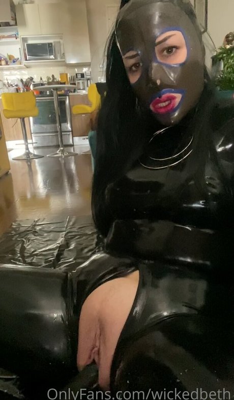 Wicked Beth model naked photos