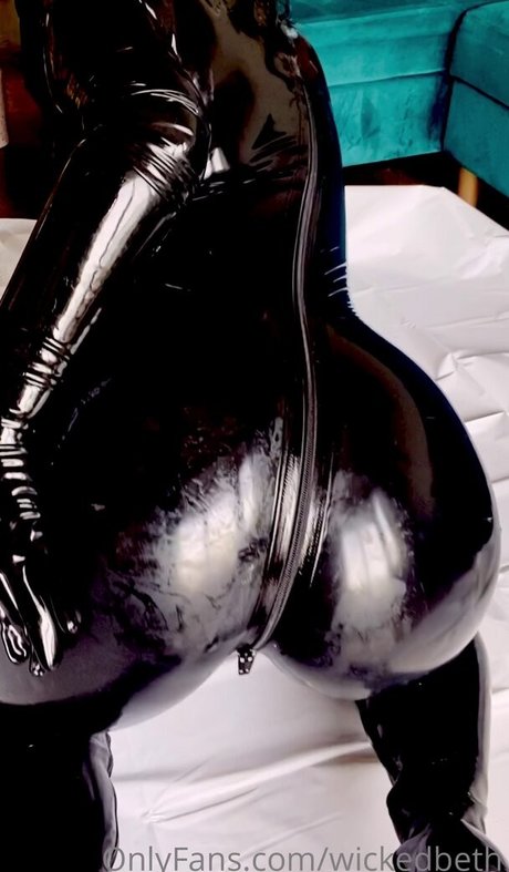 Wicked Beth model hot image