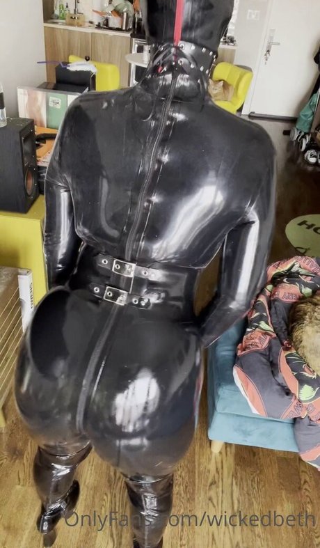 Wicked Beth pornographic model photo