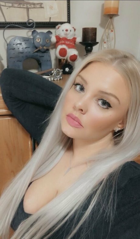 curvaceous barbie pretty model photos