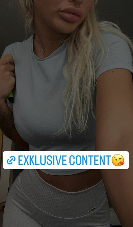 nelldelli nudes star pics