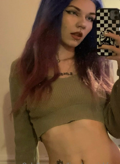 lizzylovesickfree sexy pornstar image