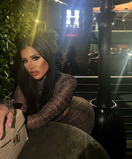 Danielle P model porn image