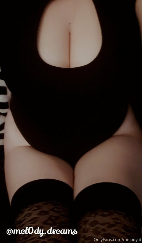 melody tmw perfect star pics