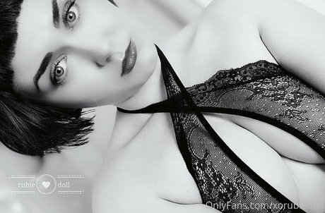 xorubiedoll sexy pornstar photos