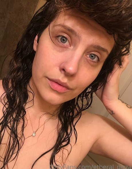 etheral pizza model erotic photos