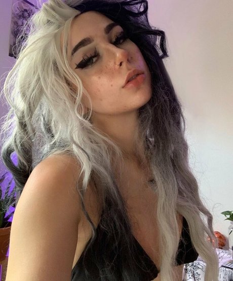 egirls star exclusive photos