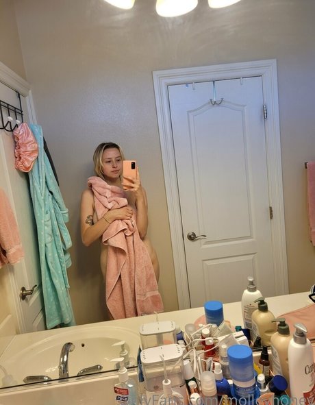 molleyhoney beautiful model photo