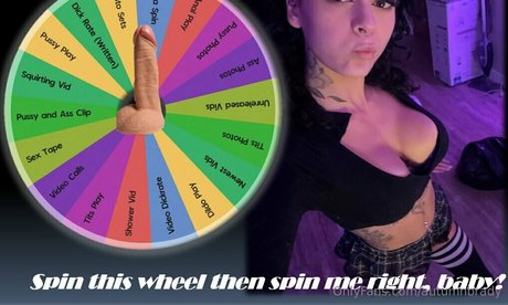 autumnbrady naked model image