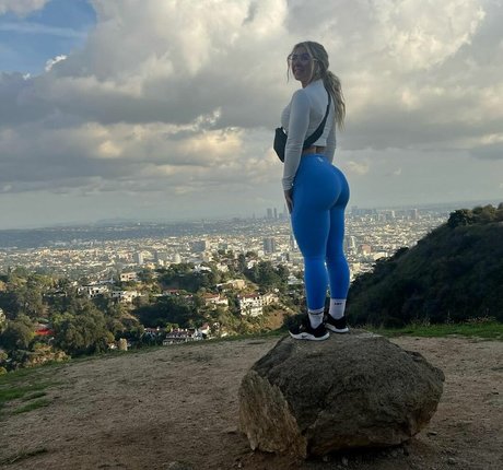 Lauren M xxx model picture