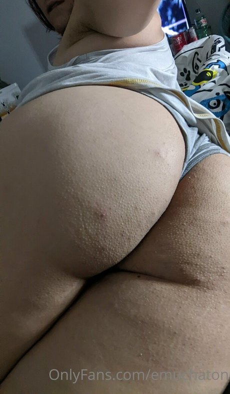 emuchaton porn model gallery