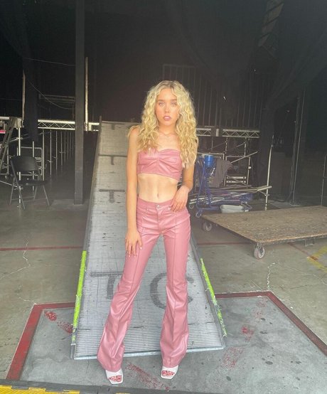 Jenna Davis model pornographic image